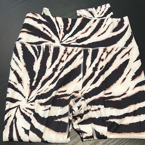 Fabletics Leggings - Picture 2 of 4